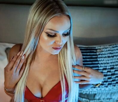 Michellesavage Naakte Lekken OnlyFans Foto 4
