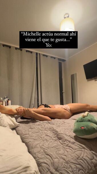 MichelleStayWild Naakte Lekken OnlyFans Foto 7