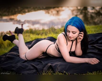Mieze9 Naakte Lekken OnlyFans Foto 12