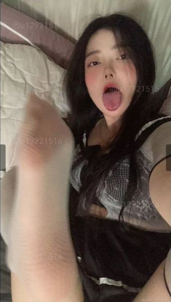 Mihye Naakte Lekken OnlyFans Foto 9