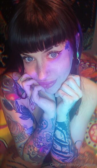 milkyalien Naakte Lekken OnlyFans Foto 18
