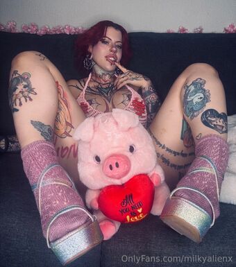 milkyalien Naakte Lekken OnlyFans Foto 24