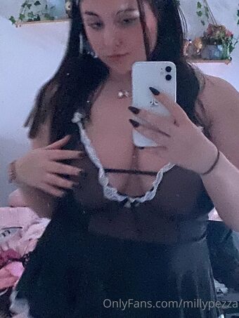 millypezza Naakte Lekken OnlyFans Foto 20