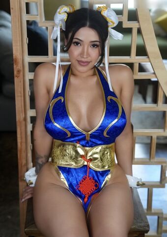 Minitinah OF Naakte Lekken OnlyFans Foto 1