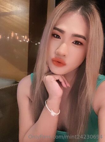 mint24230694 Naakte Lekken OnlyFans Foto 36