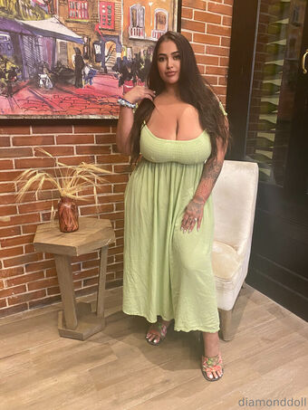 Miss Diamond Doll Naakte Lekken OnlyFans Foto 24