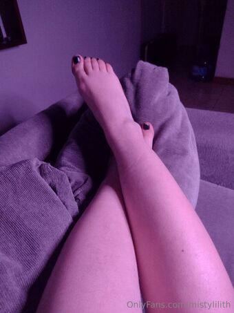mistylilith Naakte Lekken OnlyFans Foto 23