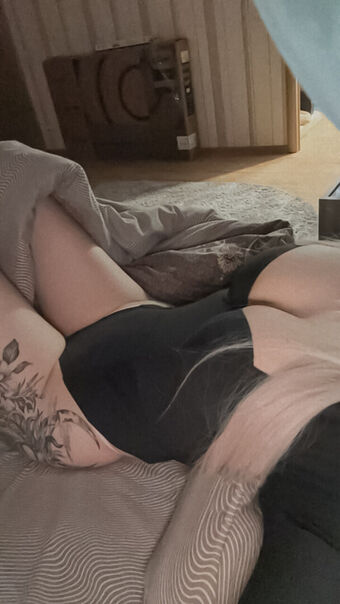 Modestal Naakte Lekken OnlyFans Foto 4