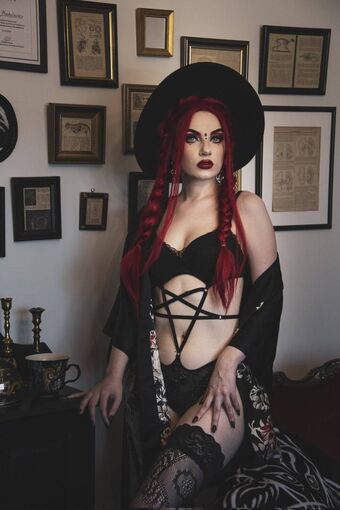 Monsa Isa Naakte Lekken OnlyFans Foto 3