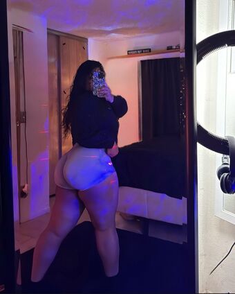 Moon Drop Naakte Lekken OnlyFans Foto 3
