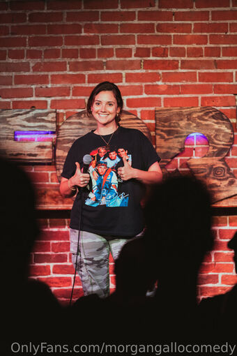 morgangallocomedy Naakte Lekken OnlyFans Foto 67