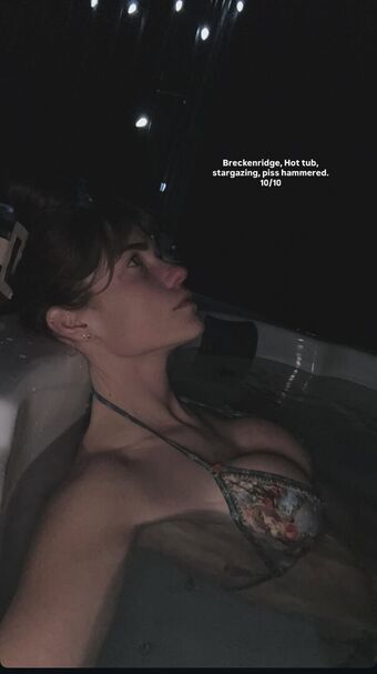 Morganroos96 Naakte Lekken OnlyFans Foto 11