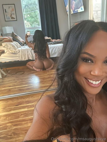 msaugustskye Naakte Lekken OnlyFans Foto 61