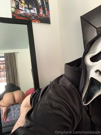 mxnbeom Naakte Lekken OnlyFans Foto 4