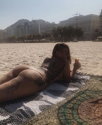Mxrayama Naakte Lekken OnlyFans Foto 11
