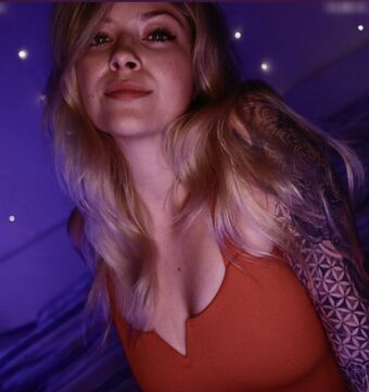 mxriee.065 Naakte Lekken OnlyFans Foto 14