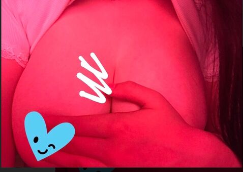 mxrtusia Naakte Lekken OnlyFans Foto 5