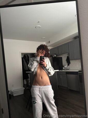 myamissrose Naakte Lekken OnlyFans Foto 2