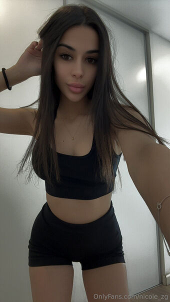 nicole_zg Naakte Lekken OnlyFans Foto 15