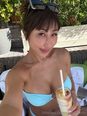 nicoledoshitv Naakte Lekken OnlyFans Foto 13