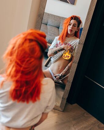 Nikki Olin Naakte Lekken OnlyFans Foto 5