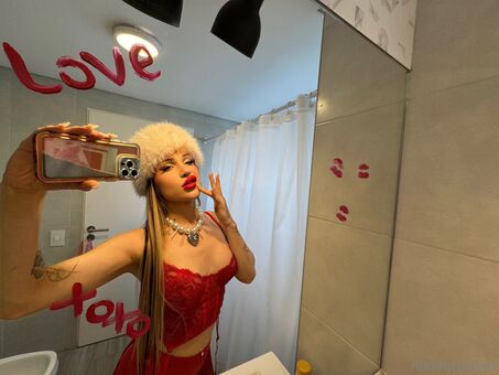nikkitaslayer Naakte Lekken OnlyFans Foto 24