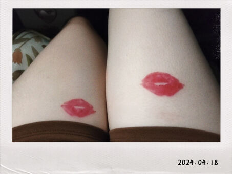 Nixi Asmr Naakte Lekken OnlyFans Foto 3