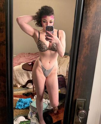 Nixi XS Naakte Lekken OnlyFans Foto 22