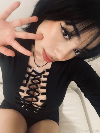 no9mi Naakte Lekken OnlyFans Foto 30