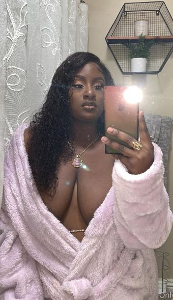 Noire Naakte Lekken OnlyFans Foto 1