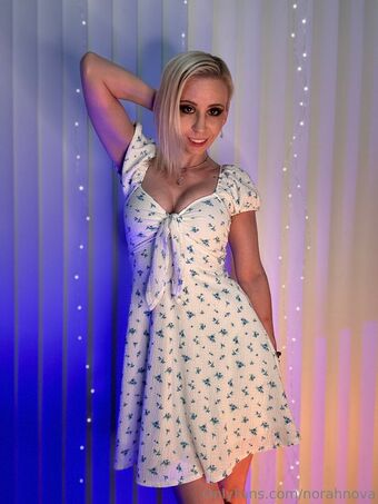 norahnova Naakte Lekken OnlyFans Foto 34