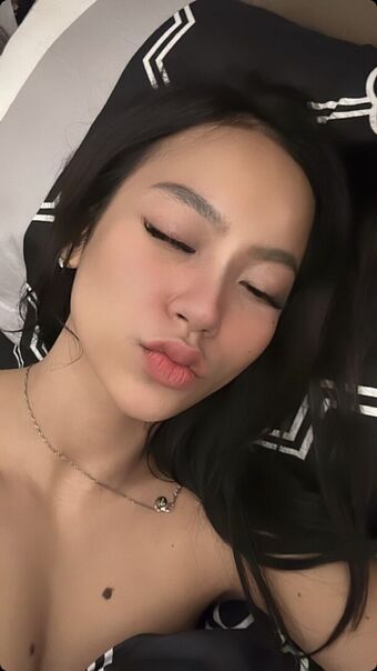 Nurlynnazureen Naakte Lekken OnlyFans Foto 50