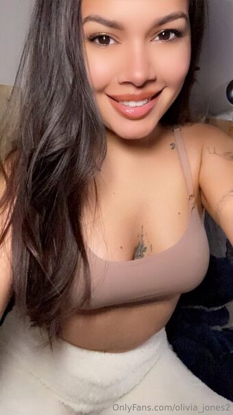 olivia_jones2