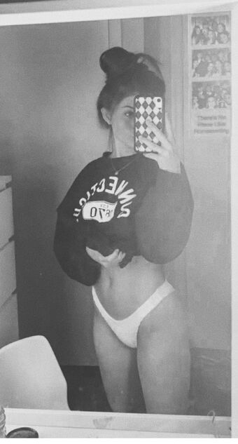 OliviacShaffer Naakte Lekken OnlyFans Foto 11