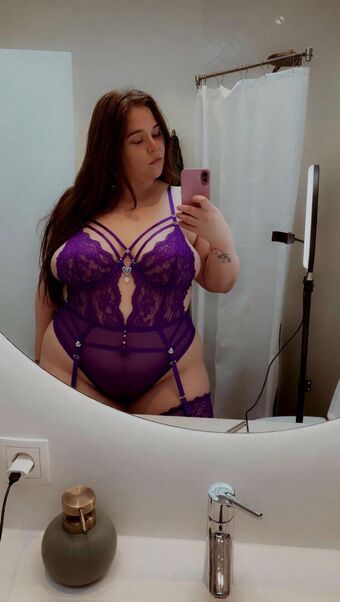 Only_curvycutie Naakte Lekken OnlyFans Foto 11