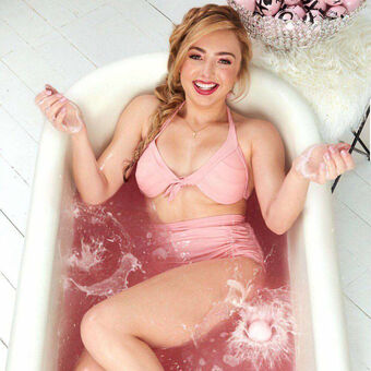 peytonlist Naakte Lekken OnlyFans Foto 8