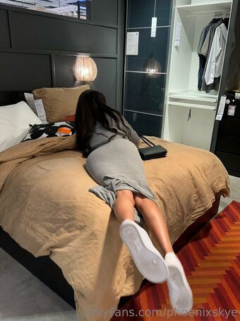 phoenixskye Naakte Lekken OnlyFans Foto 29