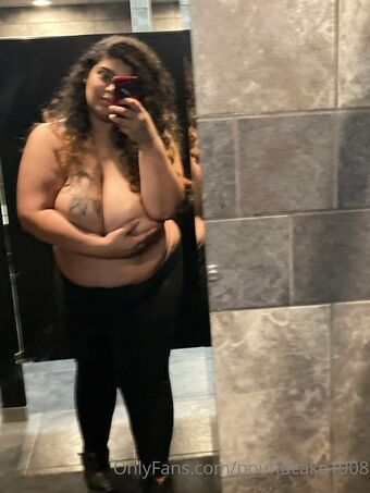 poundcake1908 Naakte Lekken OnlyFans Foto 40