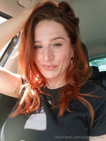 pretty_ruby Naakte Lekken OnlyFans Foto 22