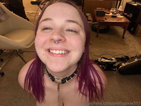 PrettyPixie377 Naakte Lekken OnlyFans Foto 8