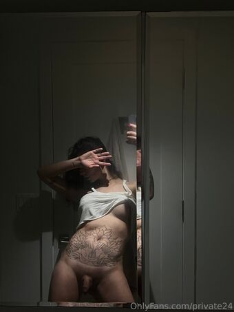 private24 Naakte Lekken OnlyFans Foto 13