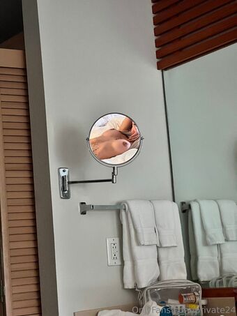 private24 Naakte Lekken OnlyFans Foto 14