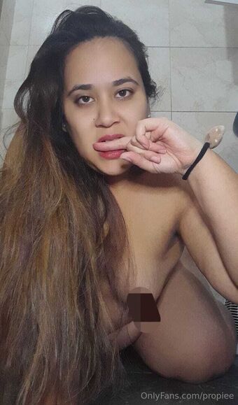 propiee Naakte Lekken OnlyFans Foto 13
