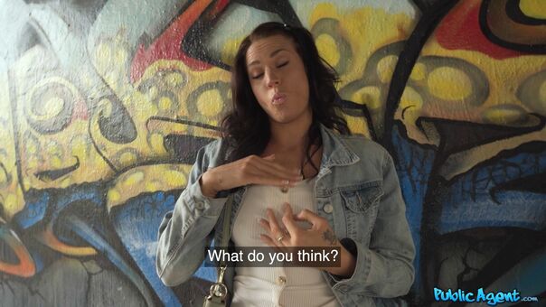 Public Agent Naakte Lekken OnlyFans Foto 131