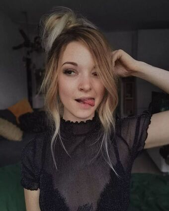 rainbowf0x Naakte Lekken OnlyFans Foto 14