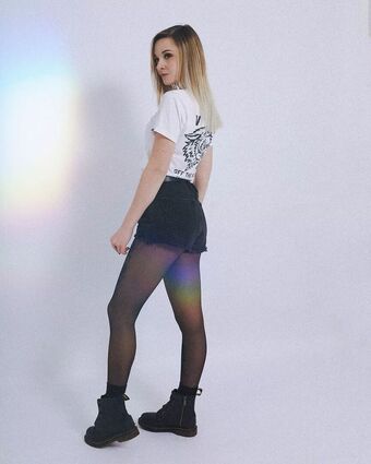 rainbowf0x Naakte Lekken OnlyFans Foto 17