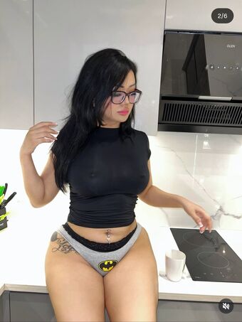 Raphyrose Naakte Lekken OnlyFans Foto 18