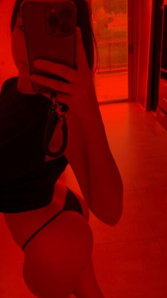 Renaherrera Naakte Lekken OnlyFans Foto 3