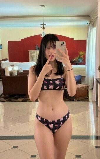 Rhaychu Naakte Lekken OnlyFans Foto 7