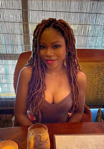 Riele Downs Naakte Lekken OnlyFans Foto 9